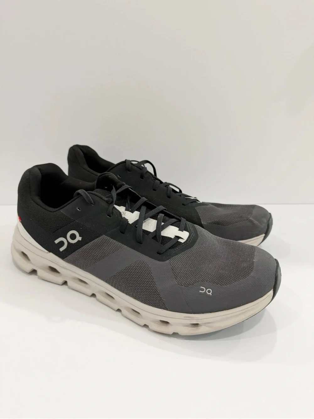 On Running Cloudrunner Men’s Shoes